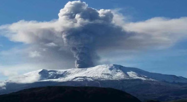 Aumento en la actividad del volcán Nevado del Ruiz en Colombia